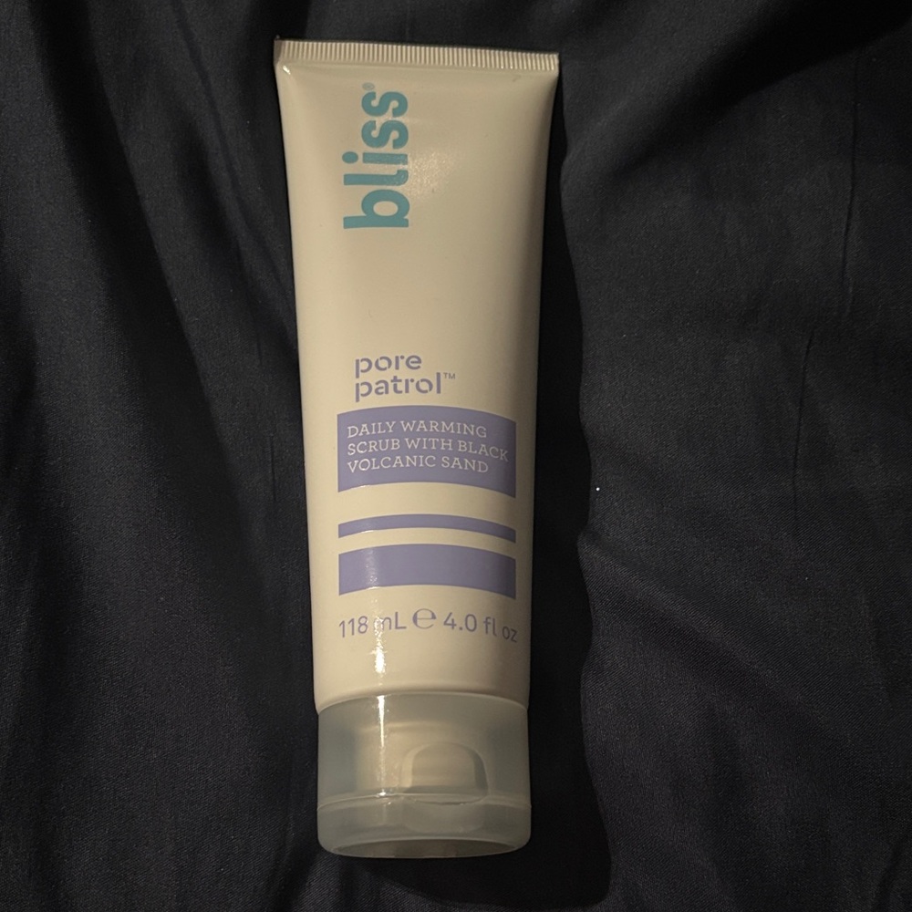 Bliss Pore Patrol Warming Scrub with Blue Accents